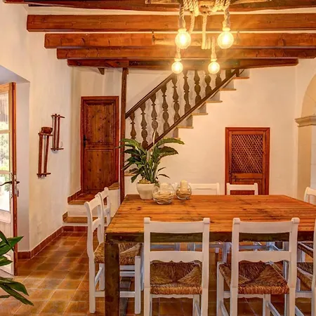 Sleeps 10 Pool Air Con Wifi